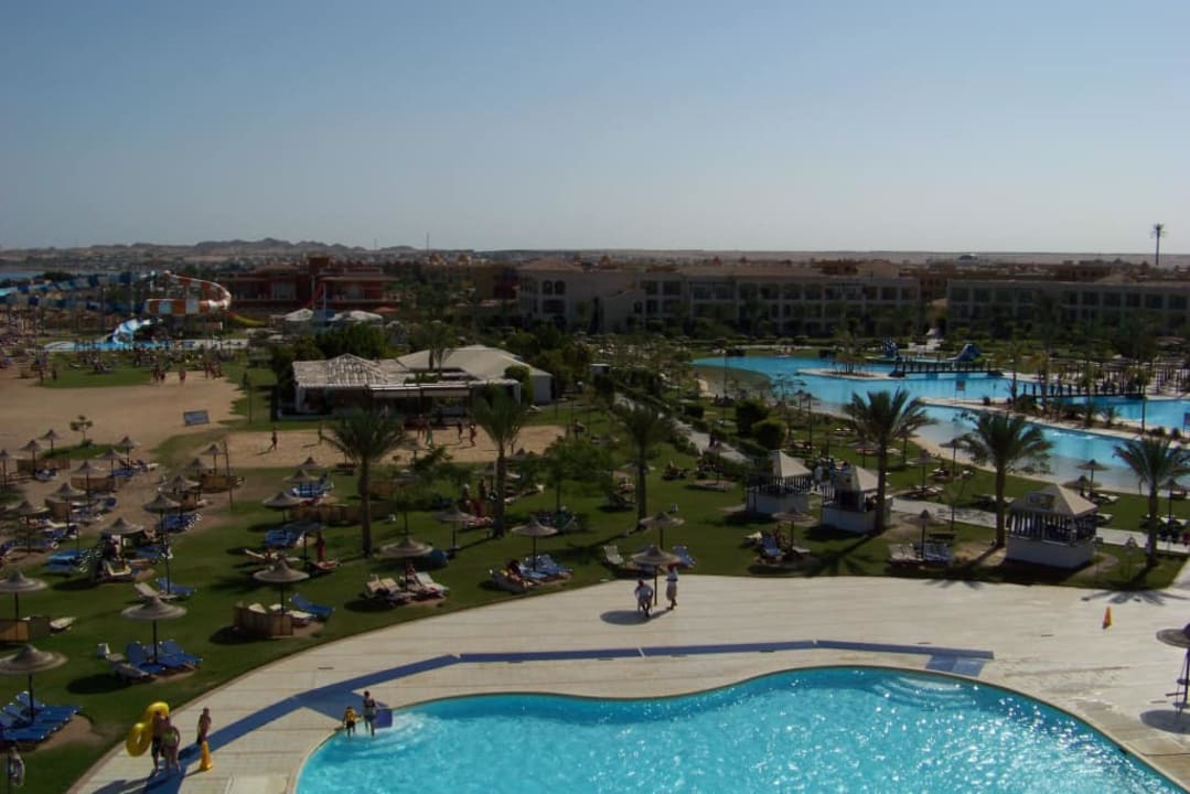 Widok ze zjeżdżalni JAZ Aquamarine Resort