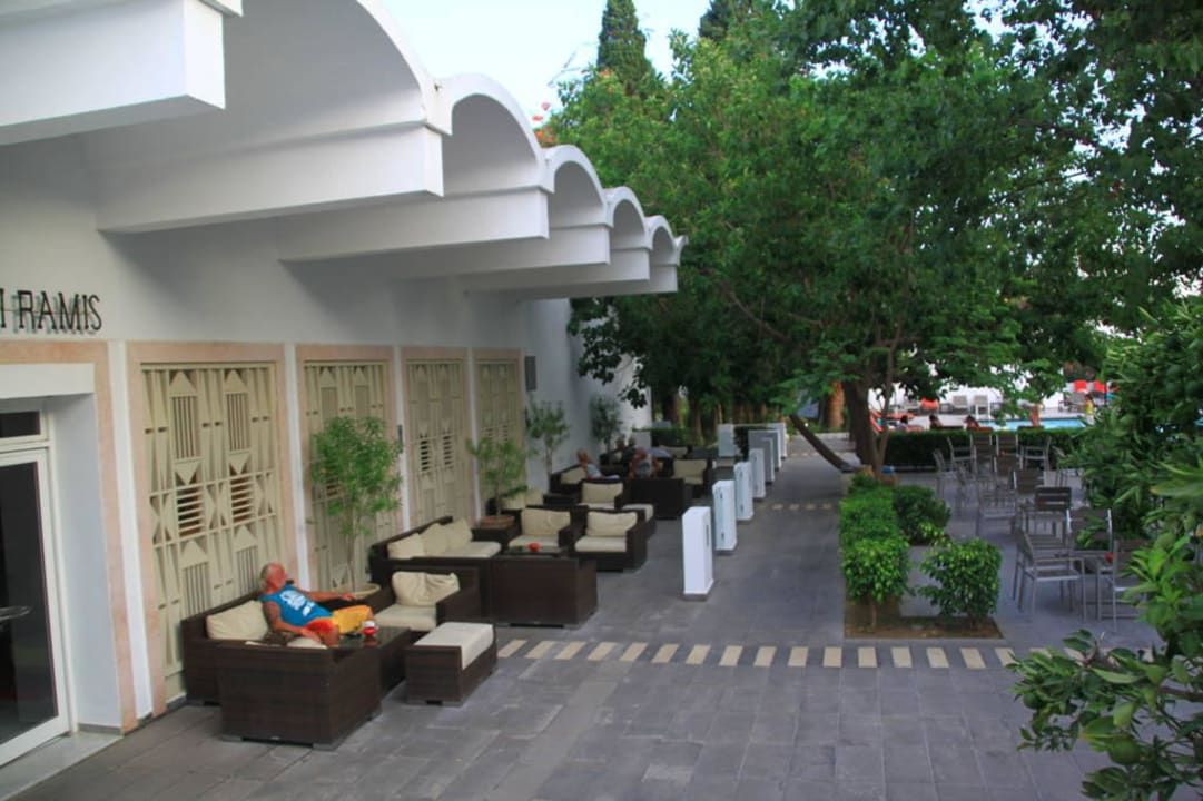 Lounge The Orangers Beach Resort and Bungalows