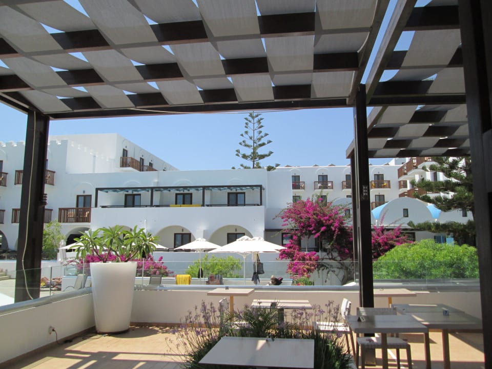 Die schöne Hotelanlage TUI BLUE Oceanis Beach and Spa Resort