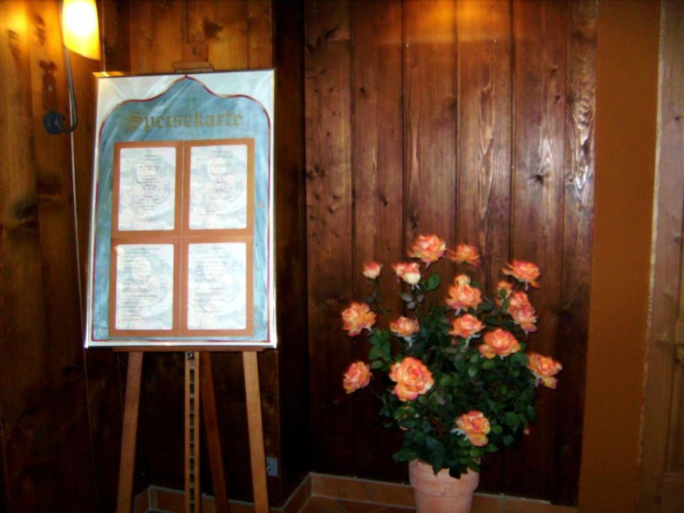 Die Speisekarte als Tafel vor der Bar DORMERO Hotel Bonn - Windhagen