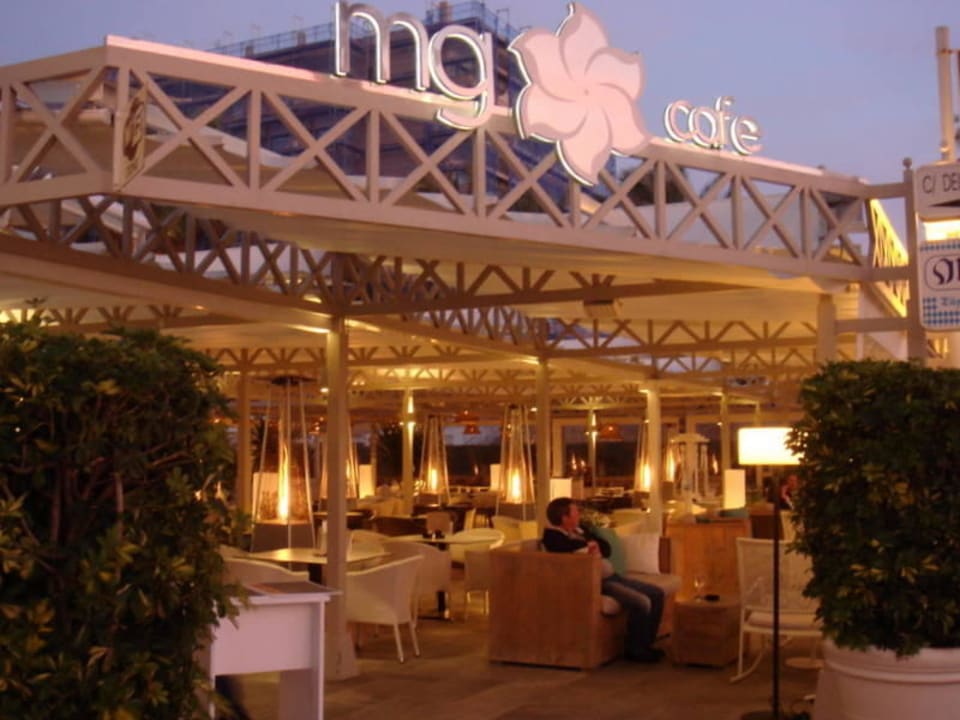 Im mg Cafe waren wir oft zum Sonnenuntergang Hotel Riu San Francisco - Adults only