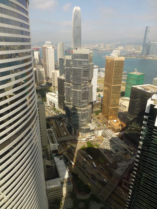 Aussicht vom Executive Harbour View Room Nr. 6108 Conrad Hong Kong