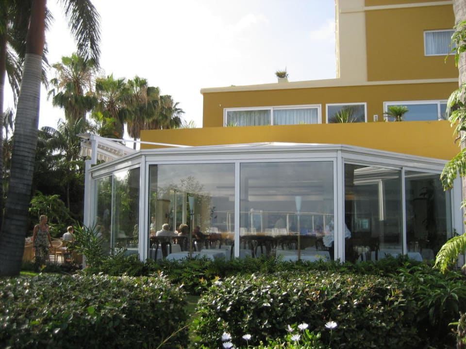 Ansicht von der Gartenanlage zum Speisesaal Hotel Tigaiga