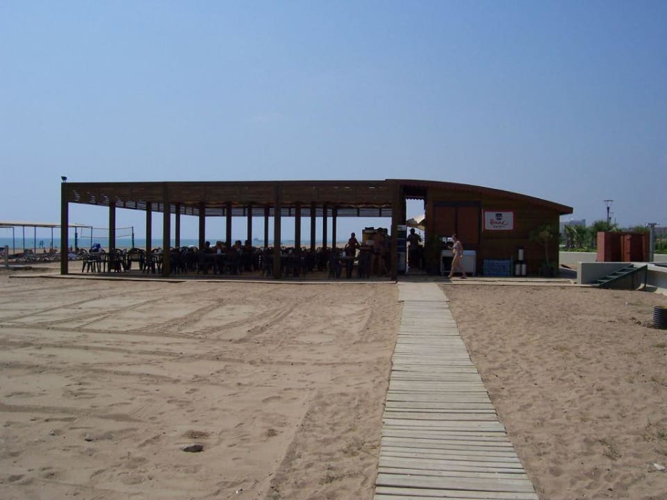 Blick auf die Strandbar Calimera Hane Garden
