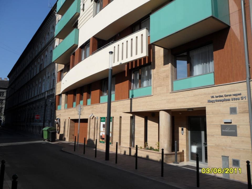 Fraser Residence Escala Hotel & Suites