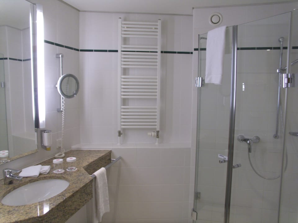 Großes Bad HYPERION Hotel Berlin