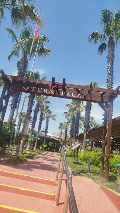 Strand Saturn Palace Resort Hotel