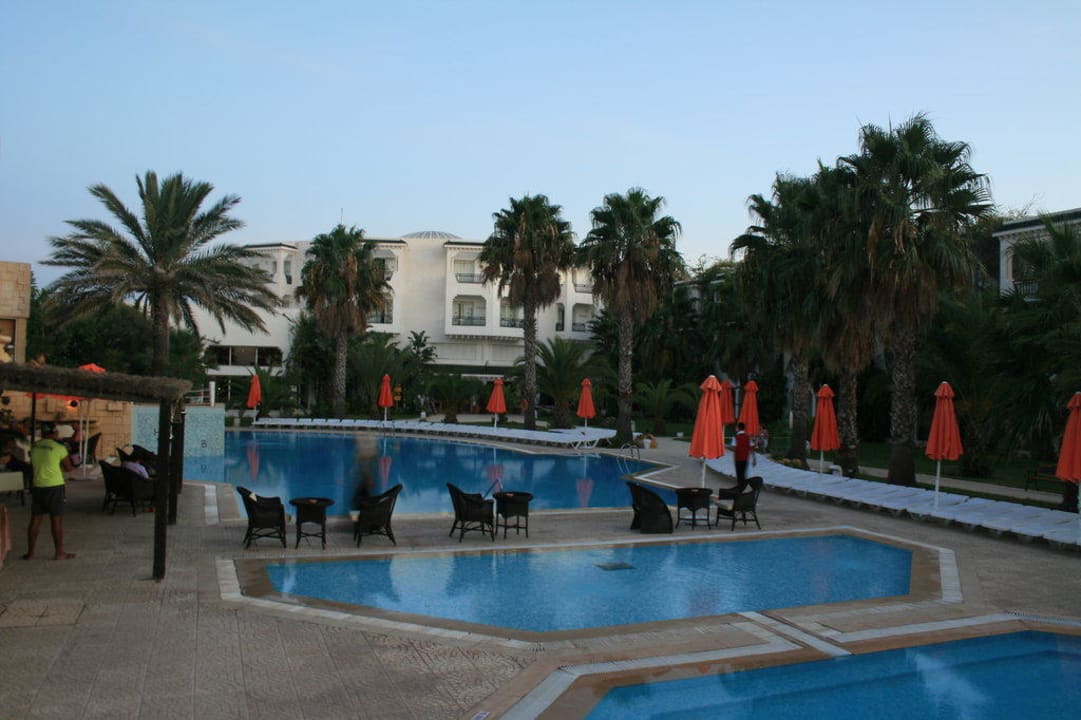 Pool bei Abend Palmyra Golden Beach