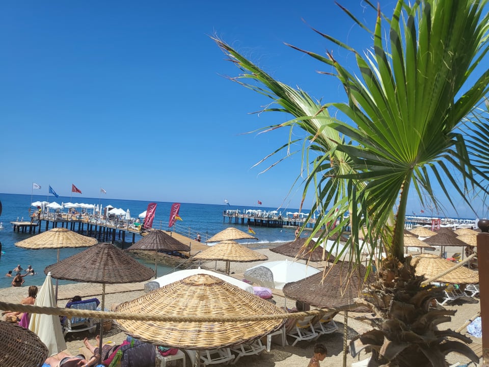Strand Club Dizalya