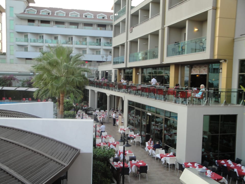 Restaurant und Barbereich Außen Aydinbey Kings Palace & Spa