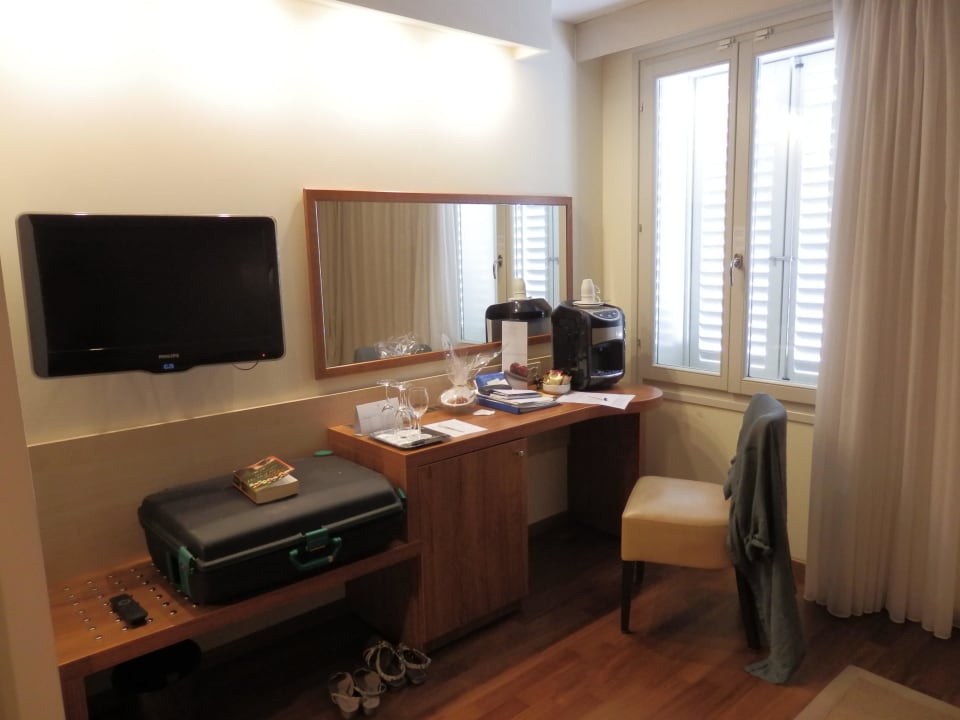 Wohnbereich mit Flat-TV Valamar Riviera Hotel & Residence