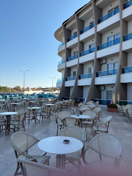 Außenansicht Ramada Resort by Wyndham Side