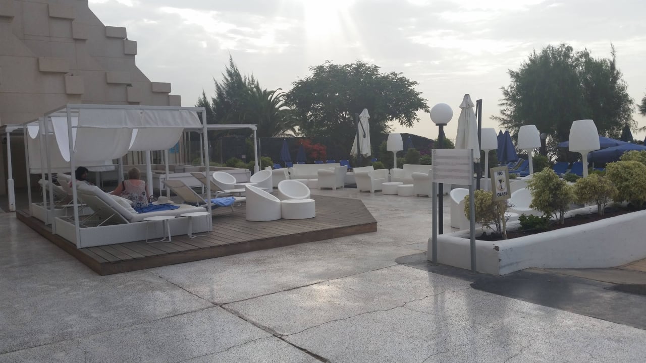 Pool Lounge Hotel Grand Teguise Playa