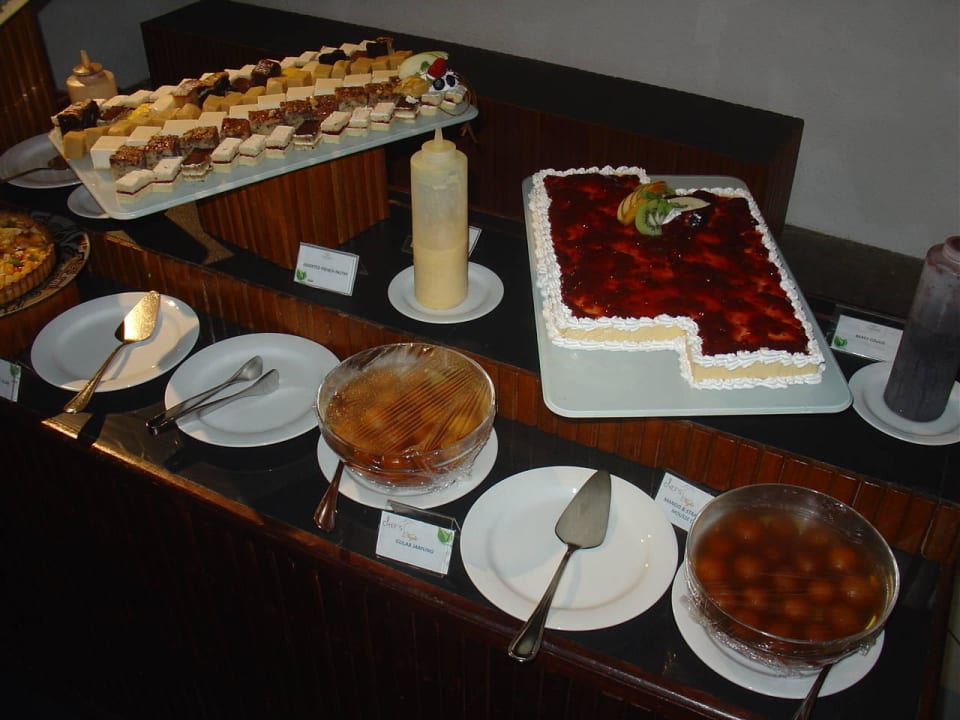 Nachtisch am Buffet Adaaran Club Rannalhi - All Inclusive