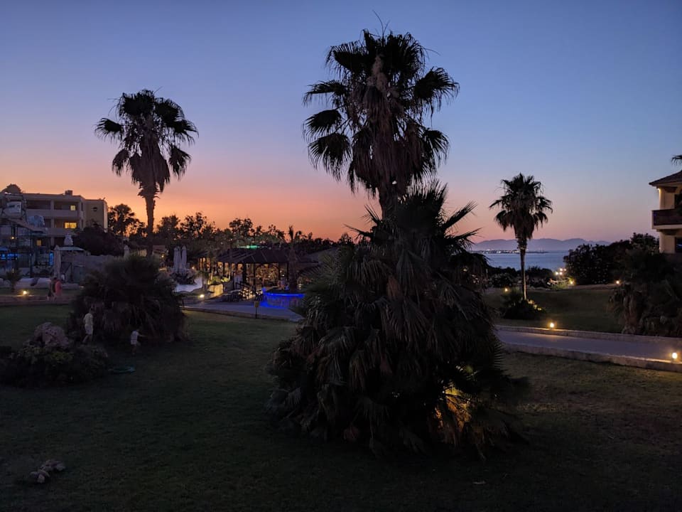 Gartenanlage Hotel Kalithea Horizon Royal