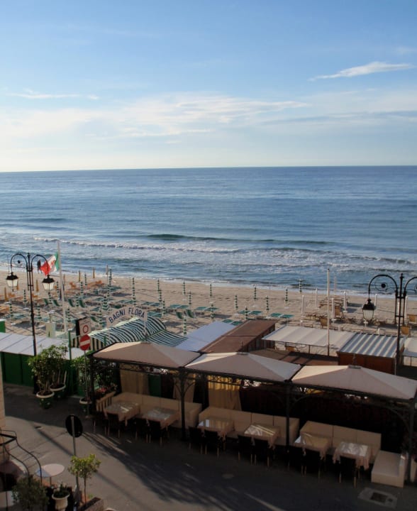 Zimmer-Ausblick Hotel Flora Alassio