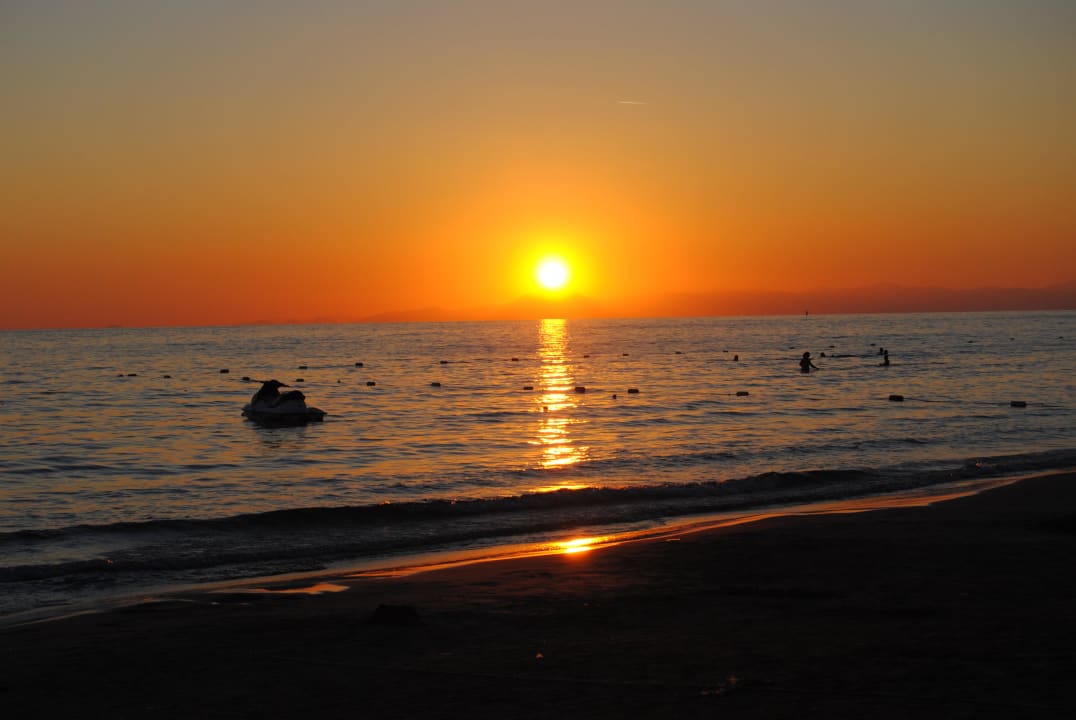 Sonnenuntergang am Hotelstrand Annabella Diamond Hotel & Spa