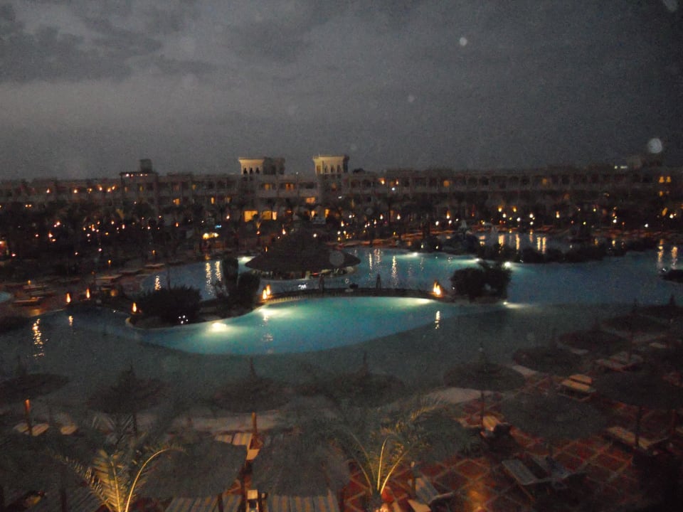 Pool am Abend Pickalbatros Palace Resort