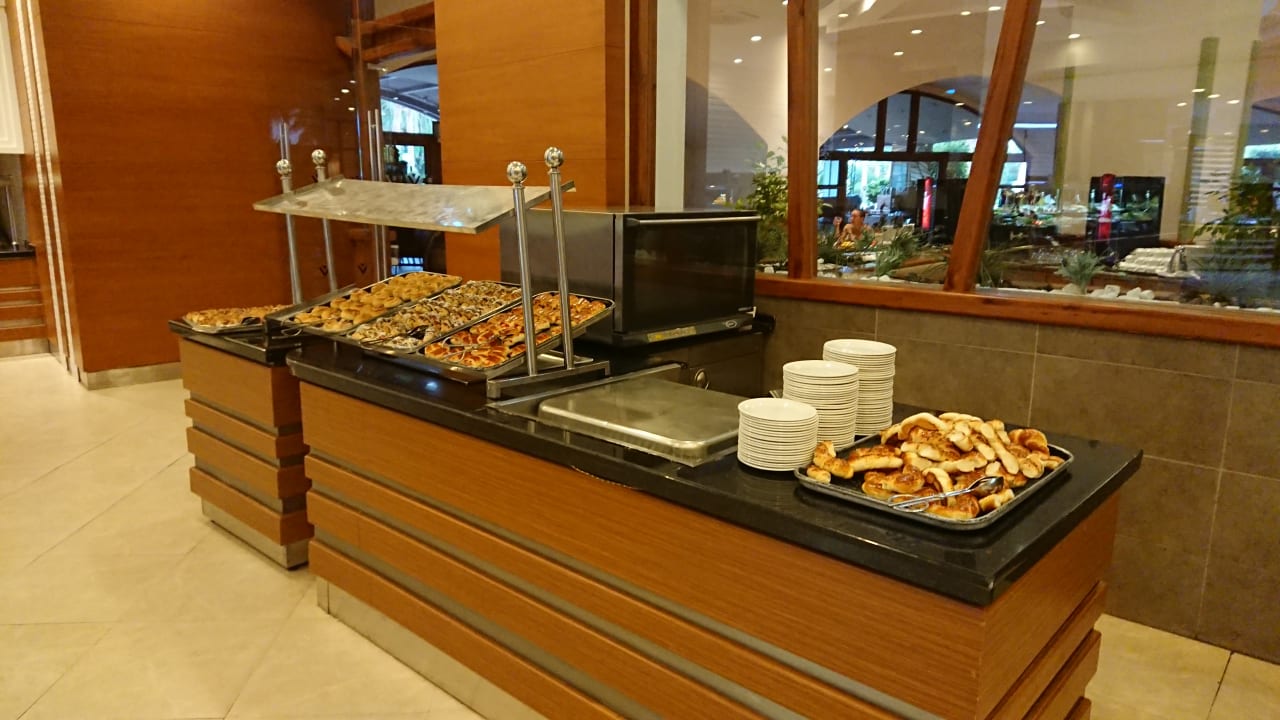 Restaurant VONRESORT Golden Coast