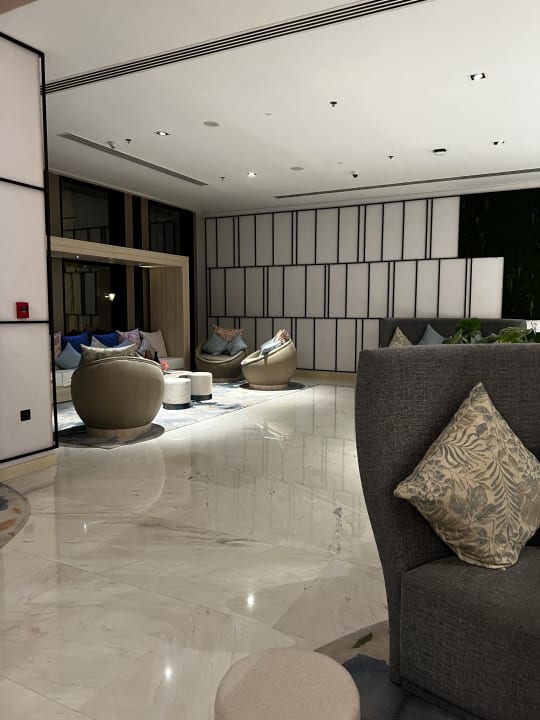 Lobby voco Dubai The Palm by IHG