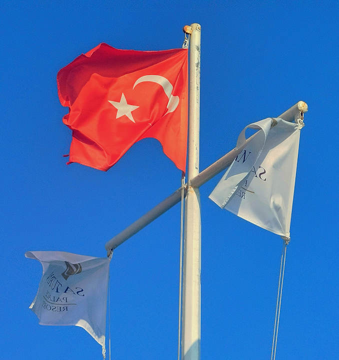 Strand Saturn Palace Resort Hotel