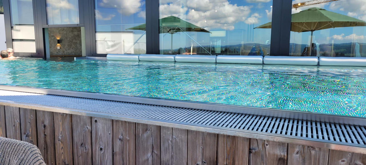 Pool 1. Bier & Wohlfühlhotel Gut Riedelsbach