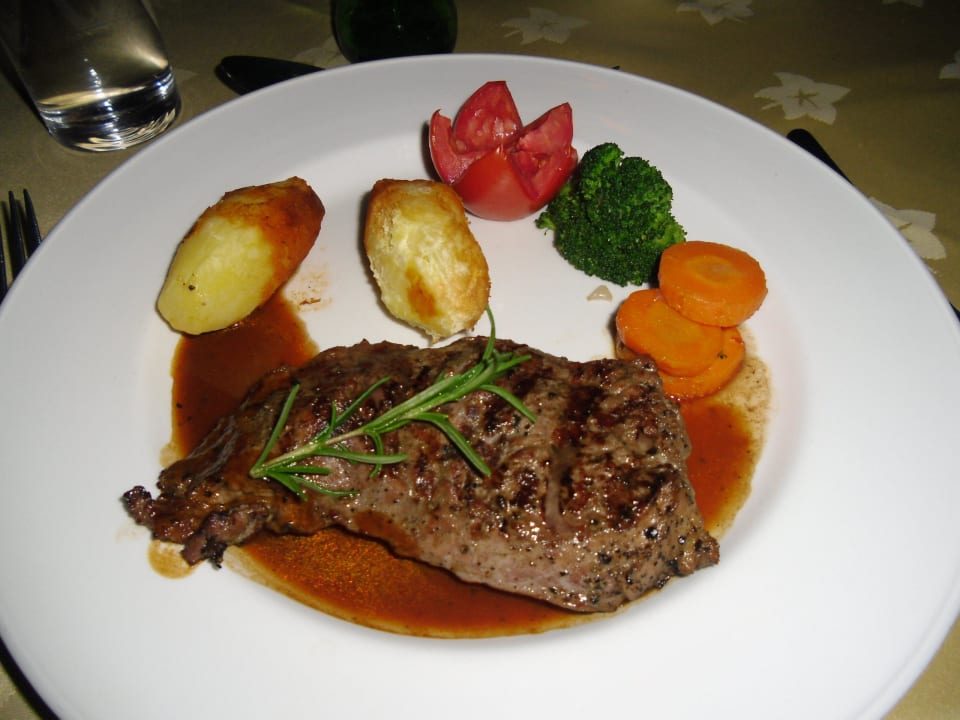 Das Rumpsteak war lecker Ol Tukai Lodge