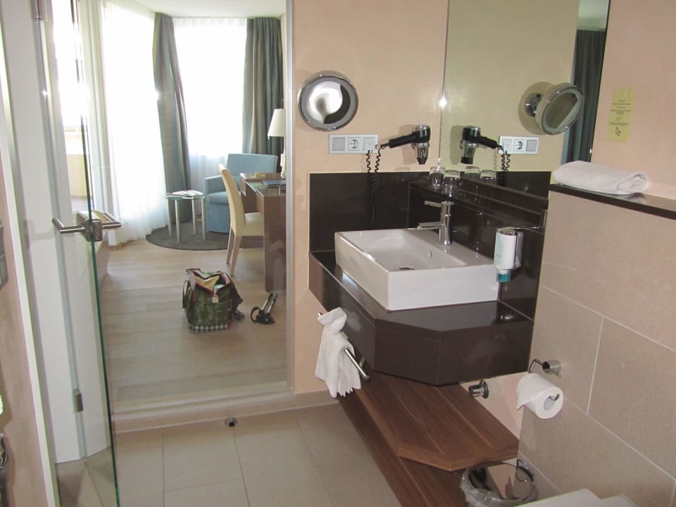 Blick vom Bad ins Zimmer Strandhotel Georgshöhe