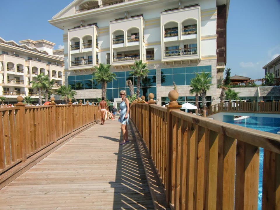 Brücke zum Strand Diamond Excellence Resort & Spa