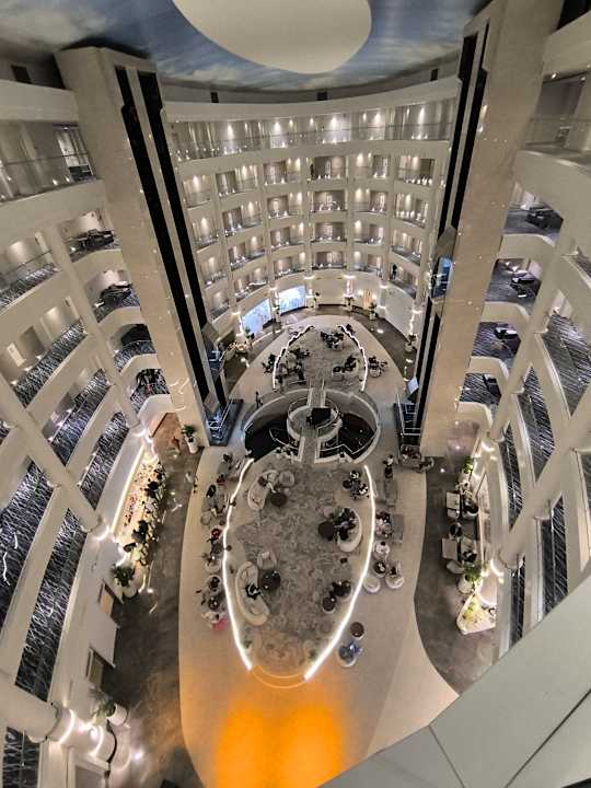 Lobby Gold Island Selected
