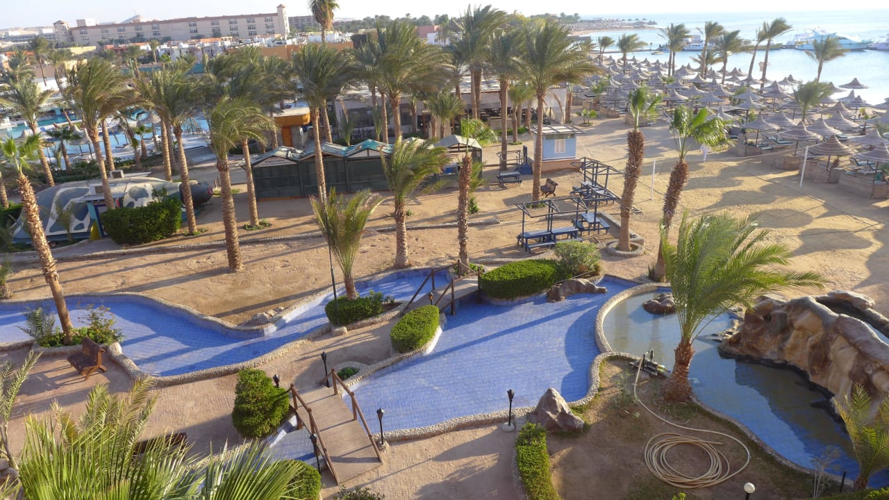 Wasserlauf in der Gartenanlage Giftun Azur Resort