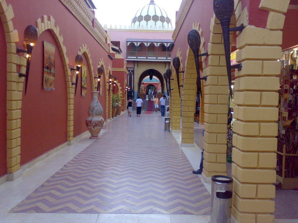Einkaufspassage im Hotel Pickalbatros Alf Leila Wa Leila Resort - Neverland Hurghada