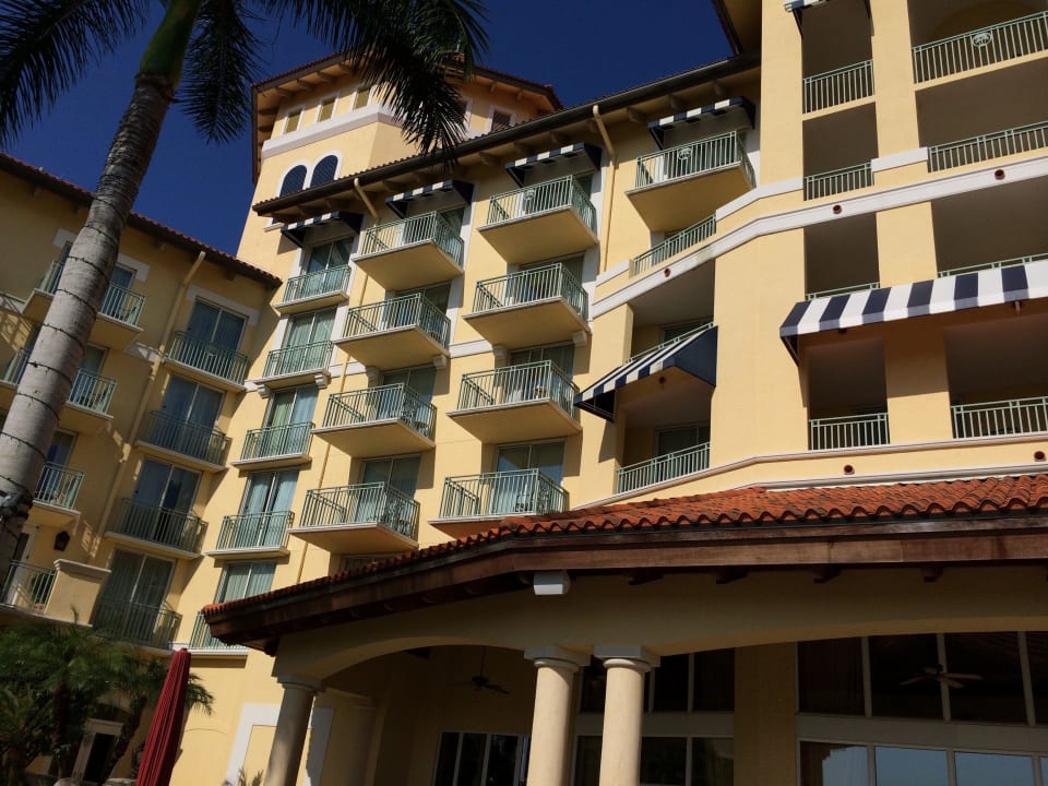 Hotel vom Garten her gesehen Hotel The Ritz-Carlton Golf Resort