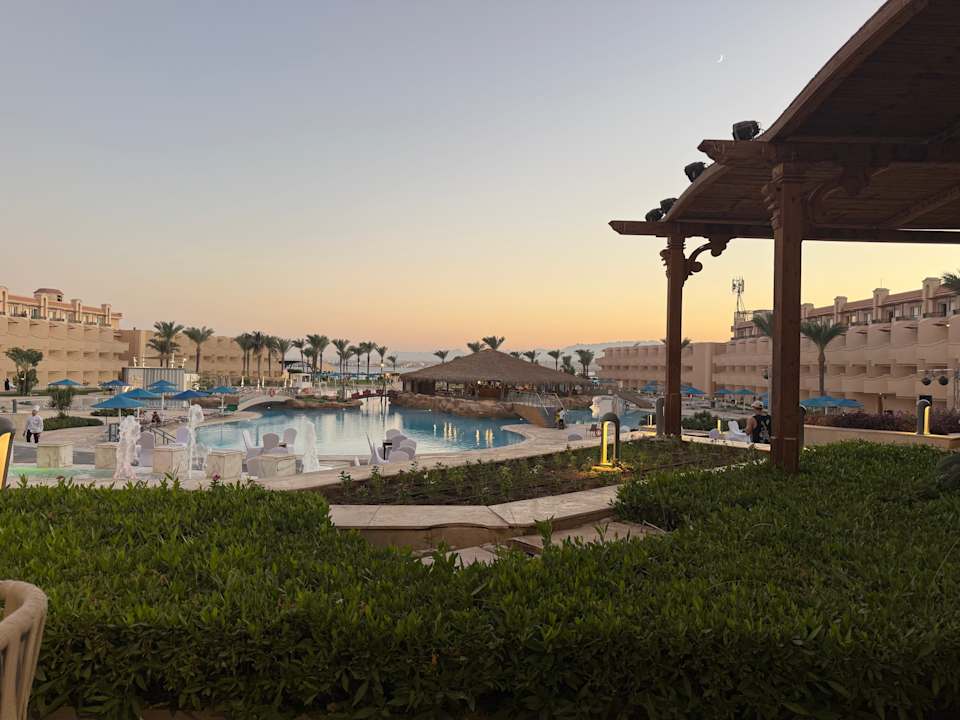 Pool Pyramisa Beach Resort Sahl Hasheesh