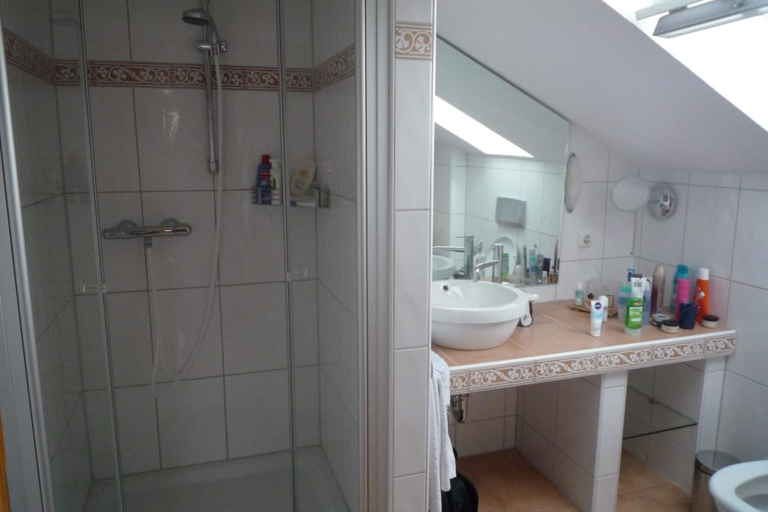 Geräumiges Badezimmer Gästehaus Baier Am Bad
