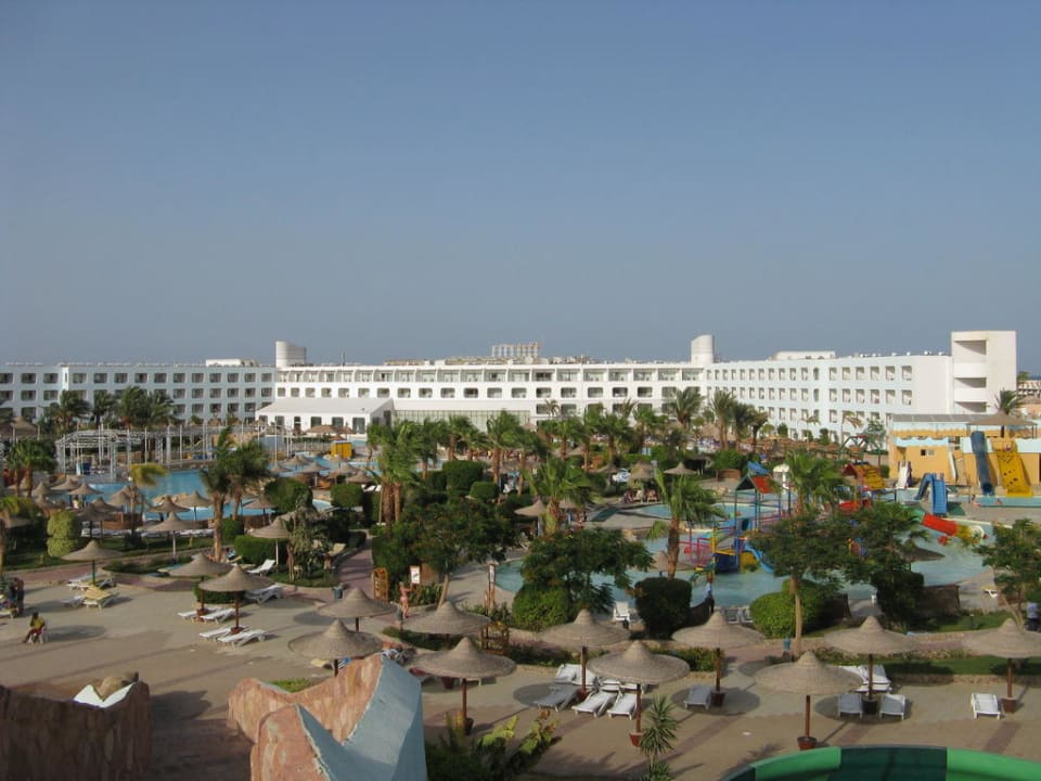 Hauptgebäude  Titanic Resort & Aqua Park