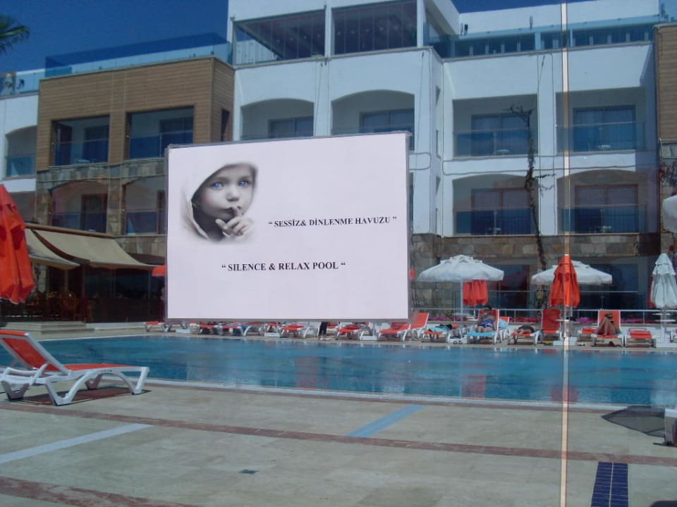 Silence & Relaxpool Azure By Yelken