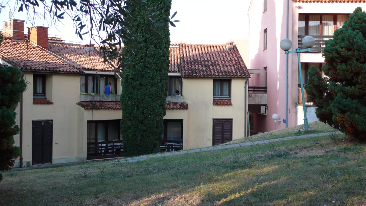 Zugang zum hotel oder zu katastrophe  Hotel Vile Park