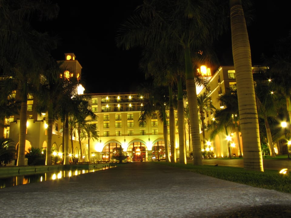 Hotel bei Nacht Lopesan Costa Meloneras, Resort & Spa