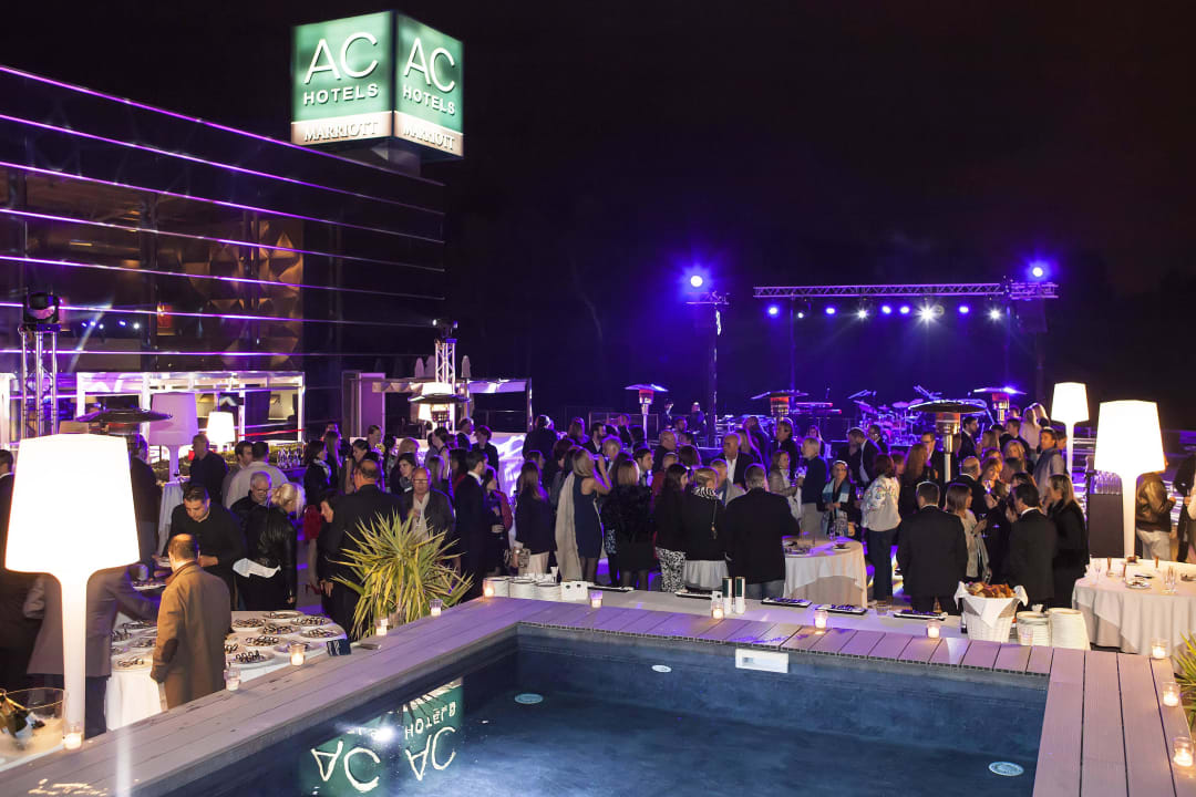 Swimming pool Hotel AC Palau De Bellavista