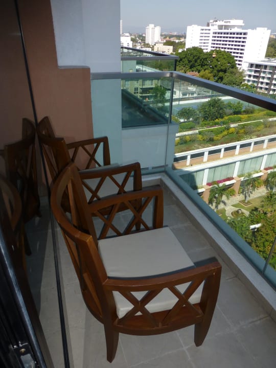 Kleiner Balkon Horizon Club Premier Room Nr. 1018 Shangri-La Hotel, Chiang Mai