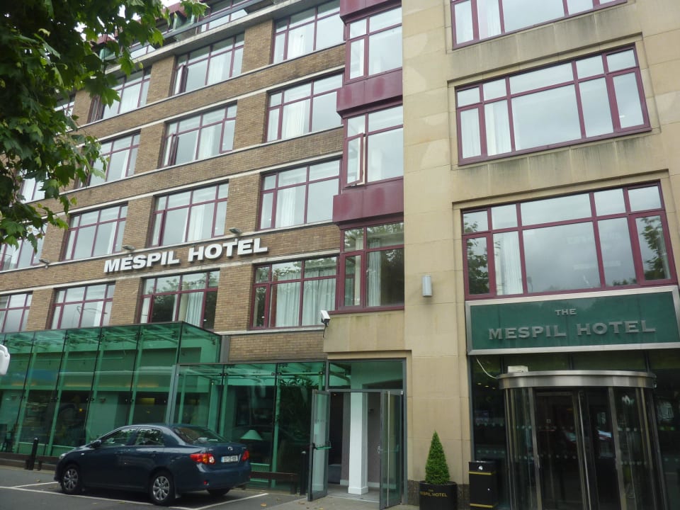 Auffahrt zum Hotel Hotel The Mespil