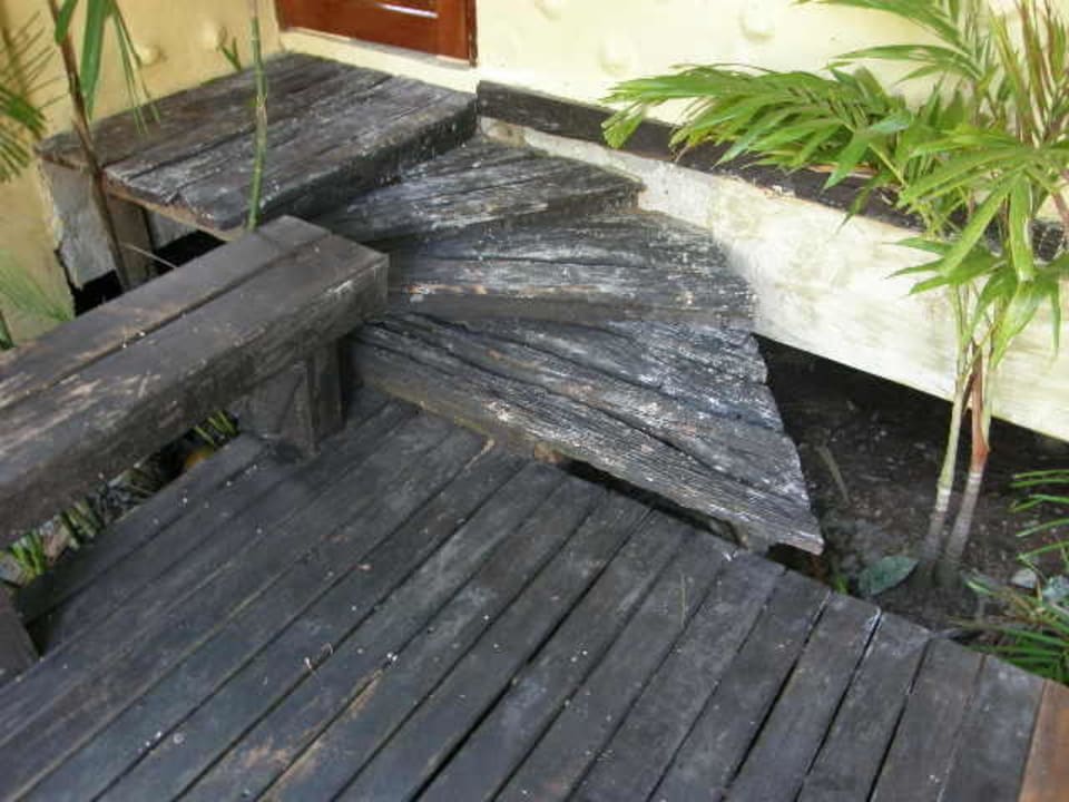 Eingang zur Terrasse Centara Koh Chang Tropicana Resort