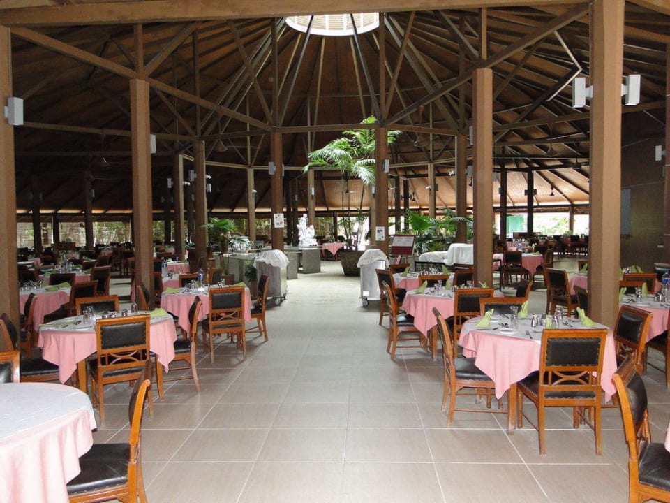 Restaurant Embudu Village
