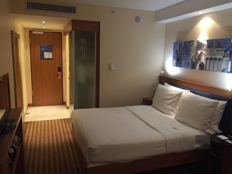 Zimmer Hampton by Hilton Berlin City West