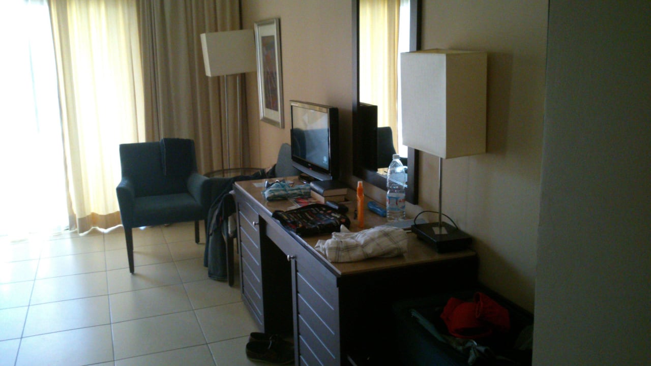 Zimmer groß mit Flach TV JAZ Aquamarine Resort