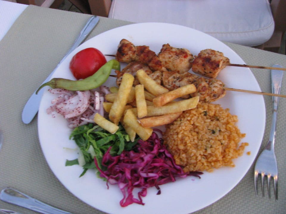 Eines von drei Hauptgerichten Can Garden Resort