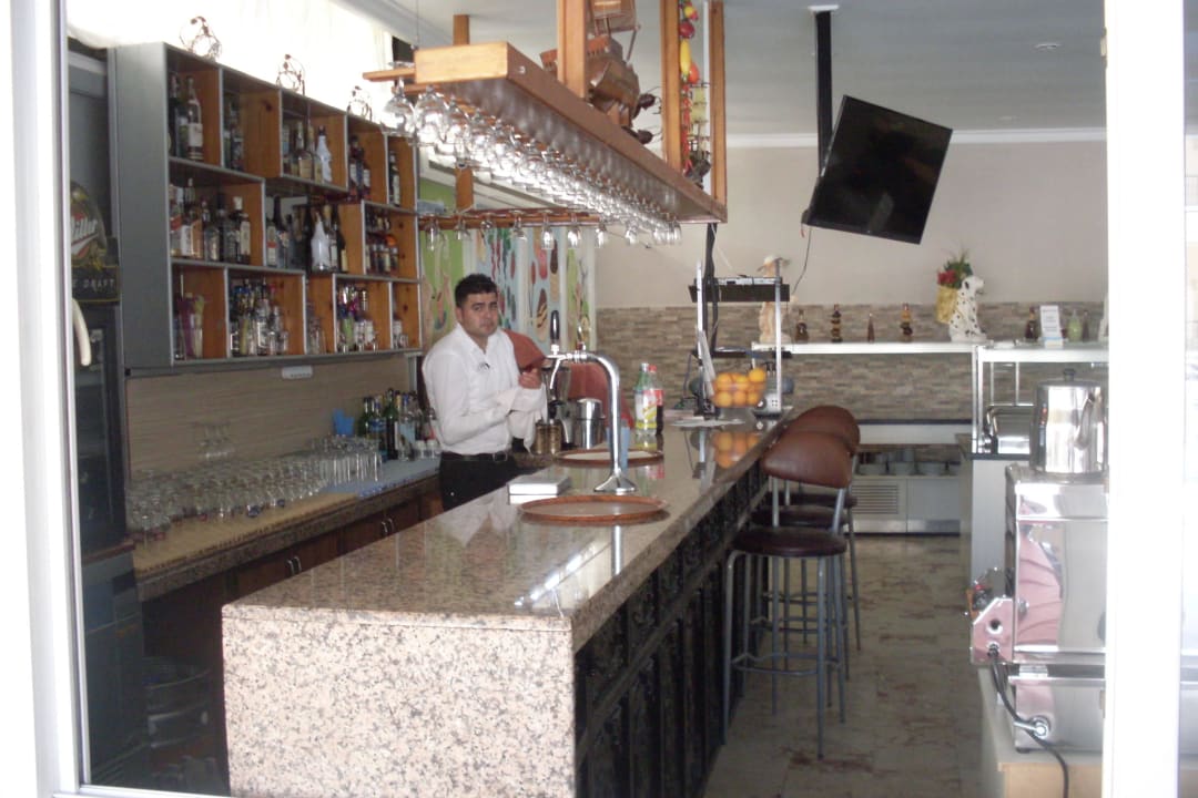 Der neue Tresen seit 2015 Sayanora Hotel