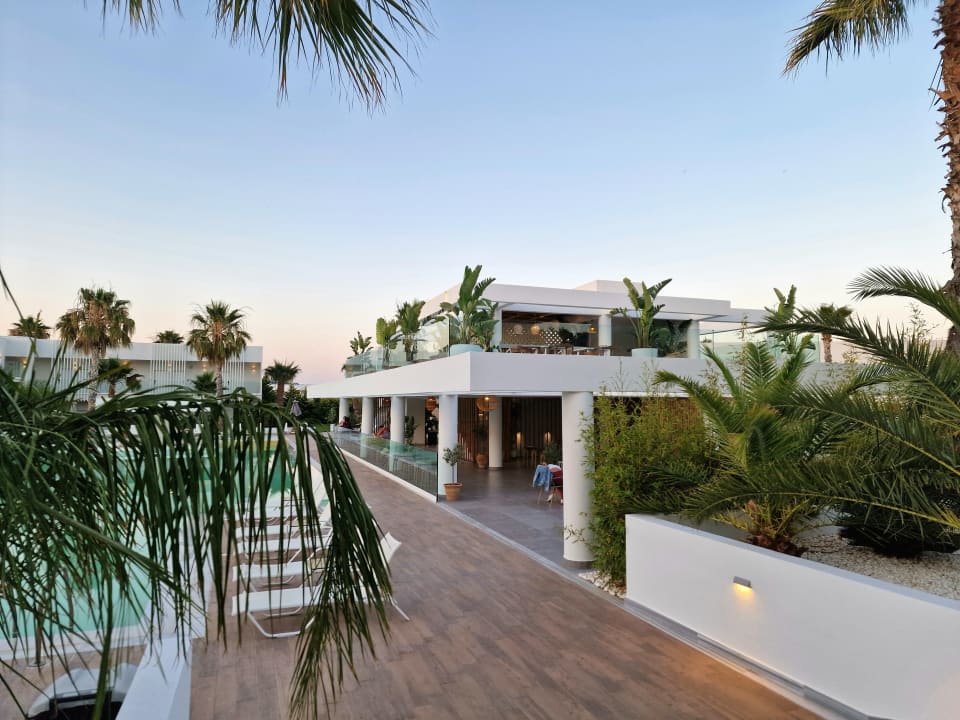 Gastro White Dreams Resort & Anex