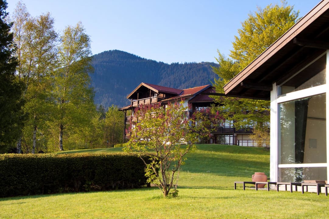 Rückansicht mit Blick aufs Hörnle Hotel Schillingshof